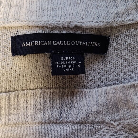 American Eagle Outfitters Ladies Crewneck Sweater - Size Small - Gray - EUC - Picture 5 of 6
